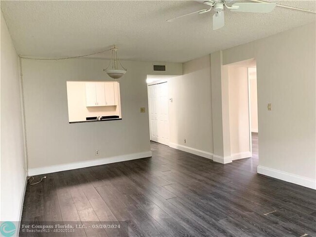 Building Photo - 4154 NW 90th Ave