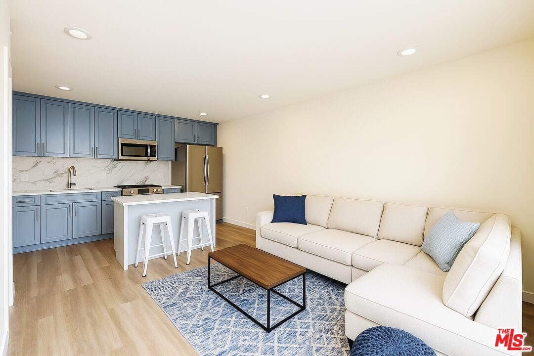 Foto principal - 1120 W 87th St