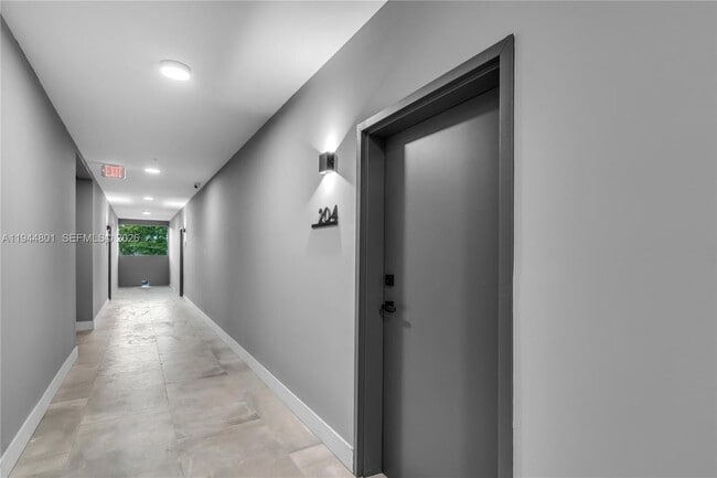 Foto del edificio - 3728 NW 19th Ave