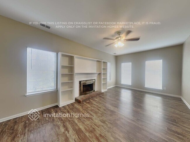 Foto del edificio - 9645 Melanie Thompson Dr