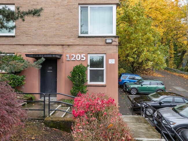 Foto del edificio - 1205 SW Cardinell Dr