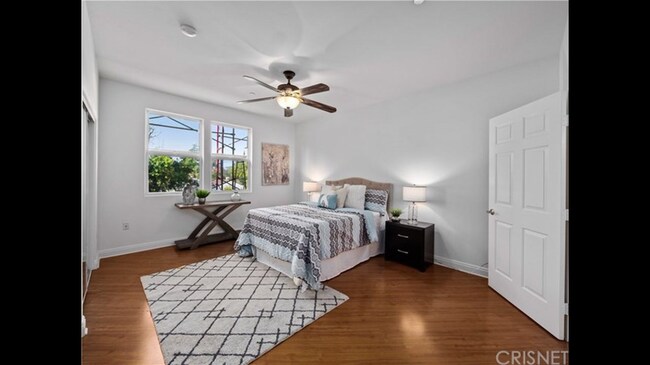 Foto del edificio - 5703 Laurel Canyon Blvd