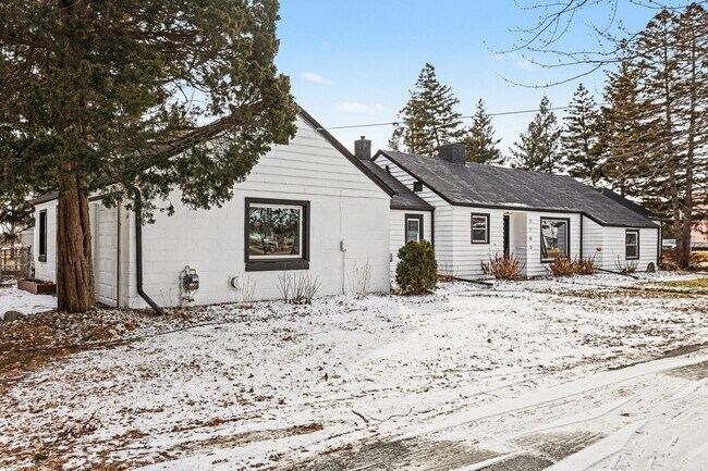 Parte frontal exterior - 2705 McCarty Rd