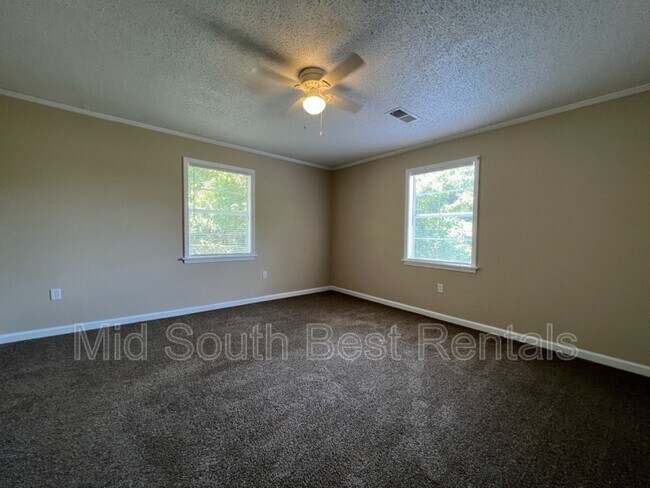 Building Photo - 3583 Sunrise St