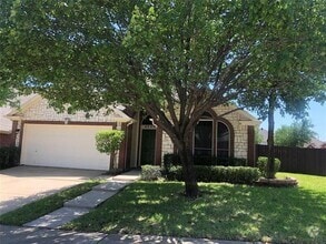 Building Photo - 4000 Double Oak Dr