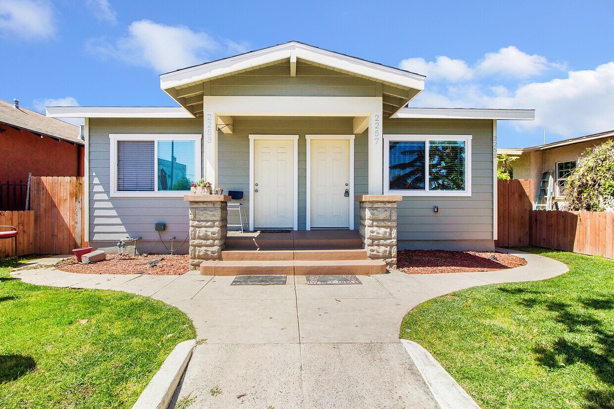 Olive Avenue Triplex - Olive Avenue Triplex