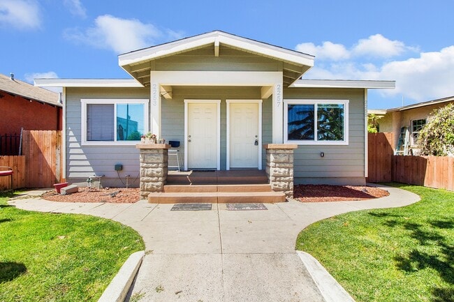 Olive Avenue Triplex - Olive Avenue Triplex Apartment