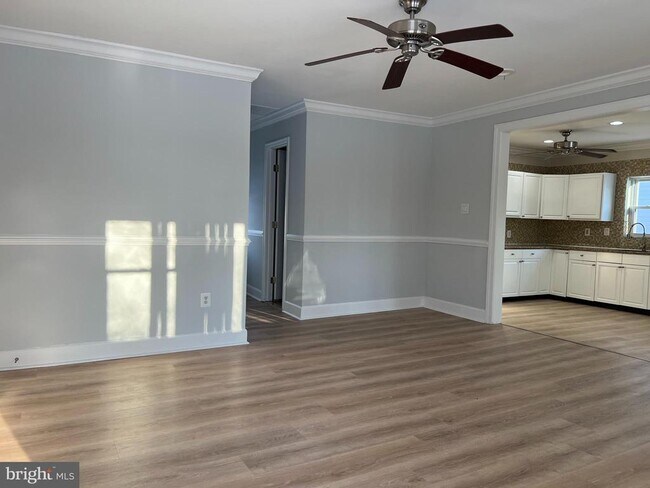 Foto del edificio - 7925 Ashboro Dr