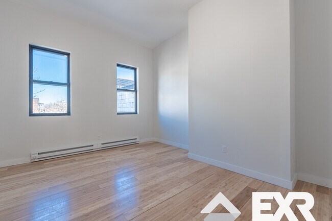 Building Photo - 415 Knickerbocker Ave