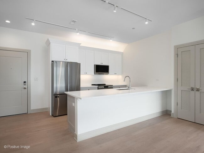 Photo - 3202 N Racine Ave Apartment