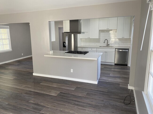 Foto del edificio - 3435 E 1st St