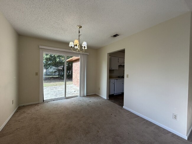 Building Photo - Home For Rent