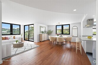 Building Photo - 9180 W Bay Harbor Dr