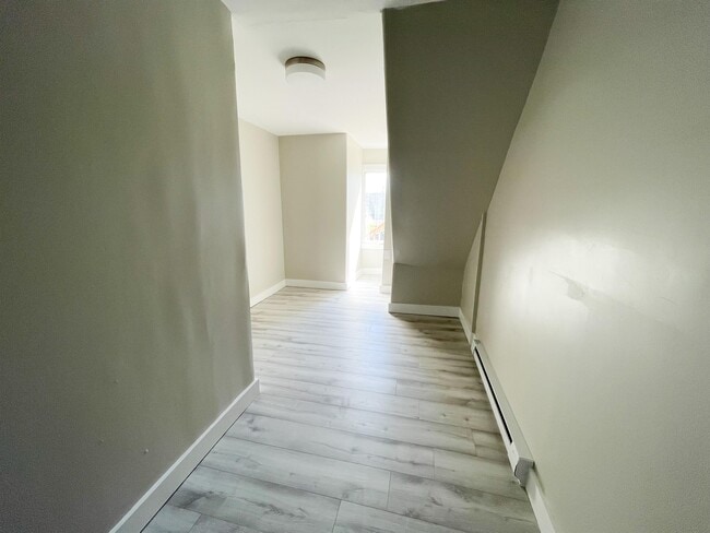 Building Photo - 283 Wentworth St