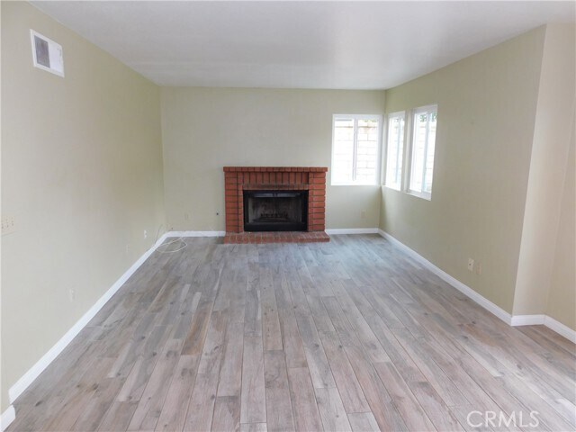 Building Photo - 2180 Hedgerow Ln