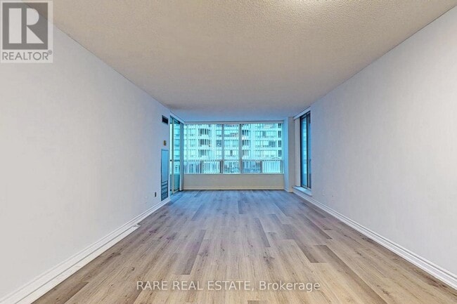 Building Photo - 5785-5785 Yonge St