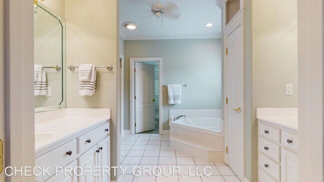 Building Photo - 7703 Wolfpen Ridge Dr