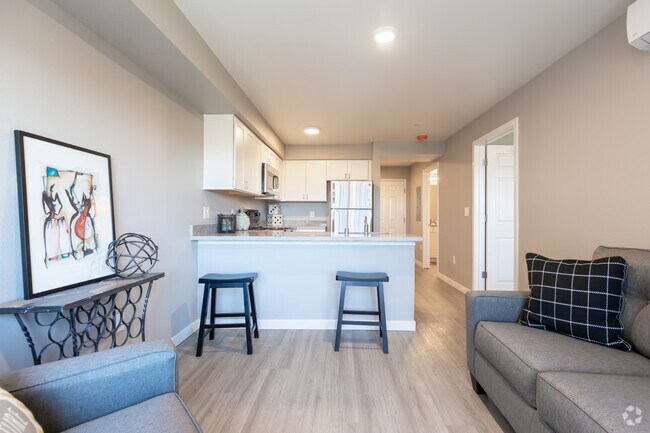 1HAB, 1BA - 588 ft² - North Gateway Apartments Boutique Living!