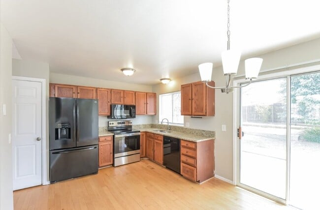 Building Photo - 1276 S Lewiston Way