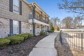 Foto principal - 24360 E River Rd