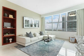 Building Photo - 1395 Brickell Ave