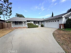 Building Photo - 680 N Magnolia Ave