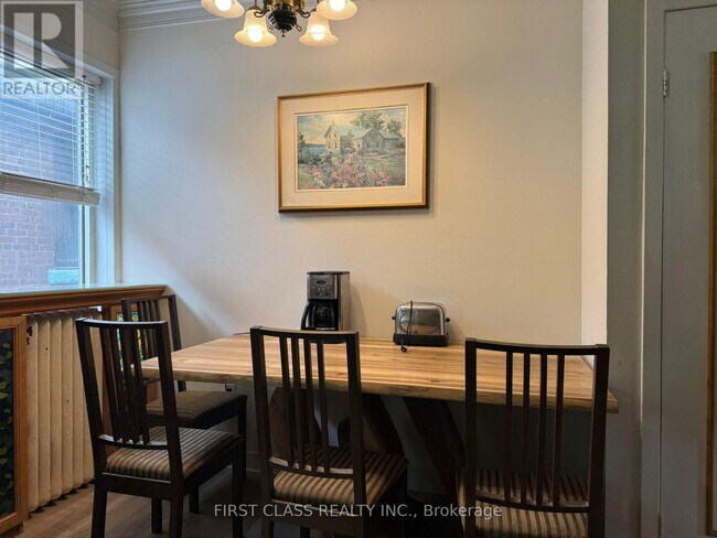 Photo du bâtiment - 366 Lippincott St