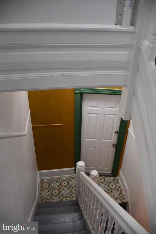 Building Photo - 433 W Bringhurst St