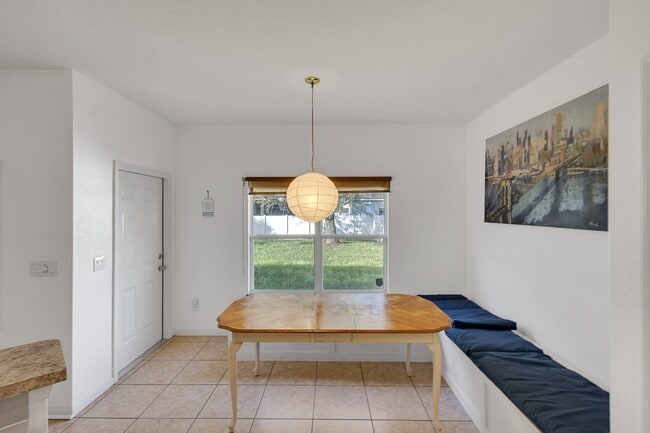 Building Photo - 10360 Cypress Trail Dr
