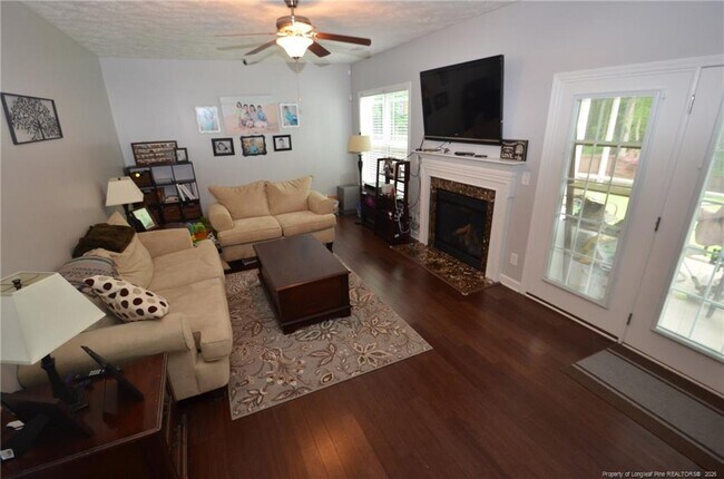 Foto del edificio - 2426 Market Hill Dr