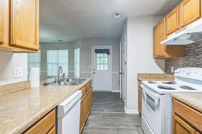 Foto del edificio - 5638 Fair Creek Way
