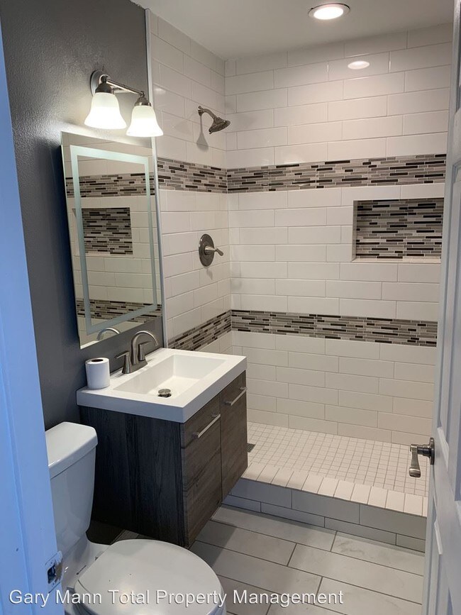 Foto del edificio - 3 br, 1 bath House - 1240 Vandenberg Ave