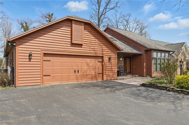 Foto del edificio - 112 Heather Ridge