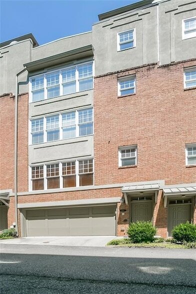 Primary Photo - 1381 Parkview Ln