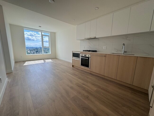 Building Photo - 308 Alderson Av