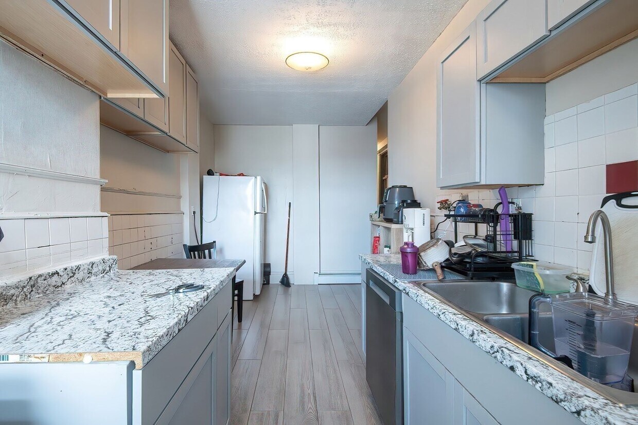 Foto principal - Charming 3 Plus Office Bedroom-No Broker Fee