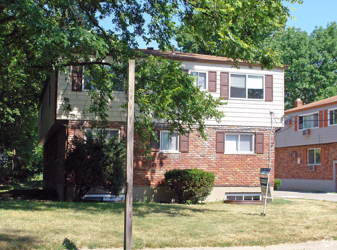 Building Photo - 6118 Stover Ave