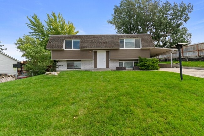 Building Photo - 10455 S Larkspur Cir