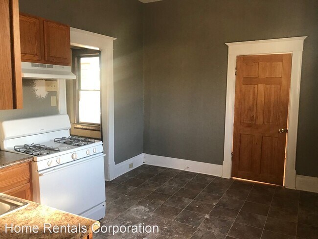 Building Photo - 3 br, 1 bath House - 408 S. University