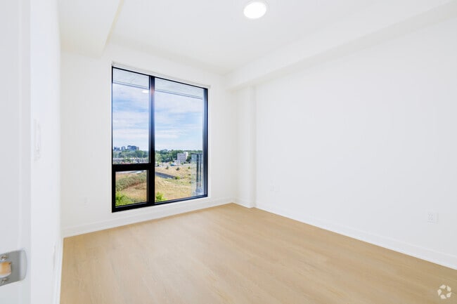 1BR, 1BA - 648SF - Bedroom - Bellevue MTL