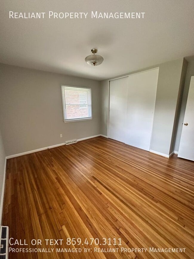 Building Photo - 124 Tartan Dr