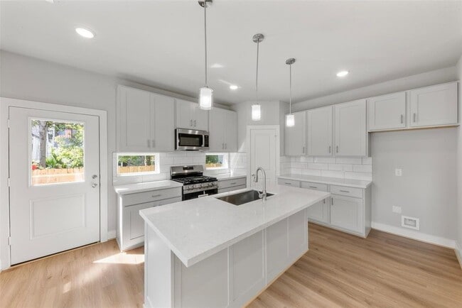 Foto del edificio - 1222 E 33rd St