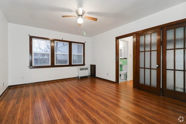 Building Photo - 335 E Broadway