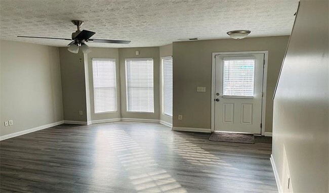 Building Photo - 7188 Grosbeak St