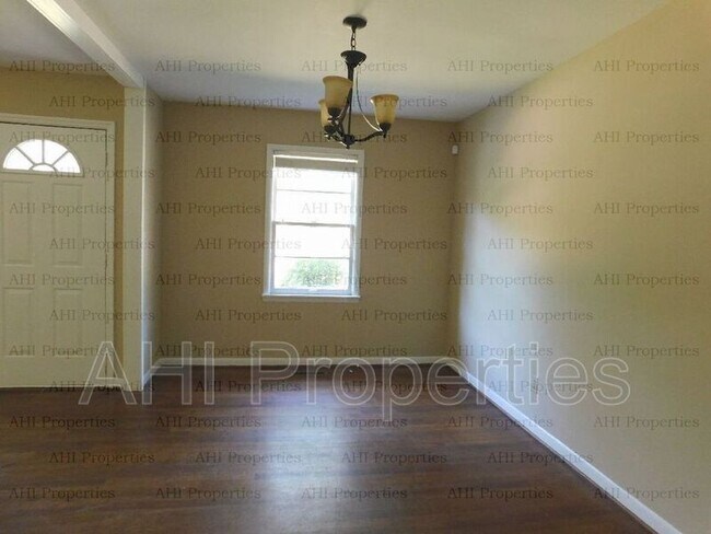 Building Photo - 1351 Glenwood St NW