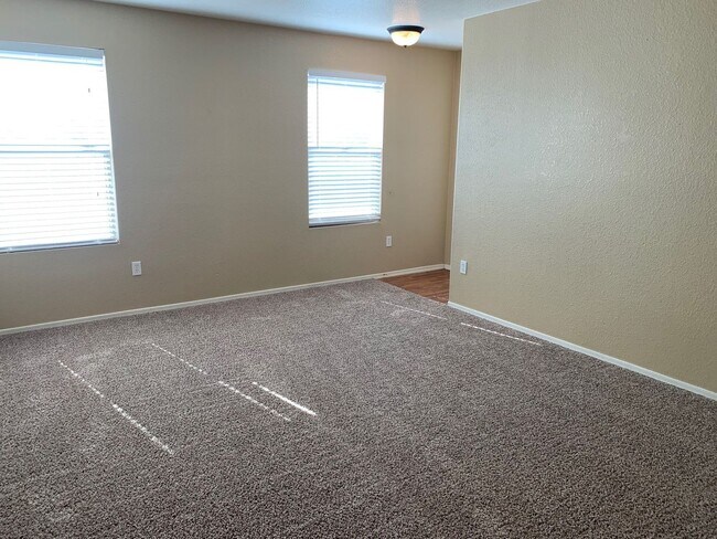 Building Photo - 4 Bedroom - 2 Bath - 1589 Sq. Ft. Home in Gladden Farms Community - Marana