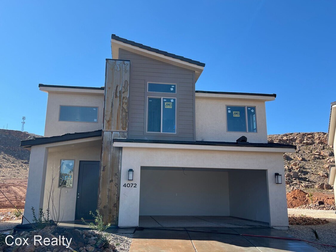 Primary Photo - 4 br, 2.5 bath House - 4072 Phobos Ln