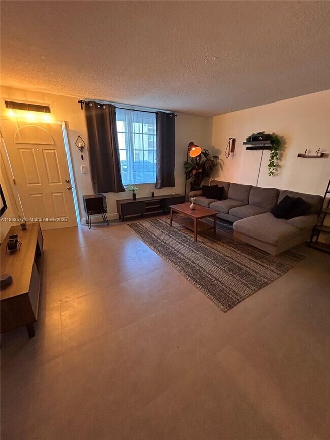 Foto del edificio - 1790 79th Street Causeway