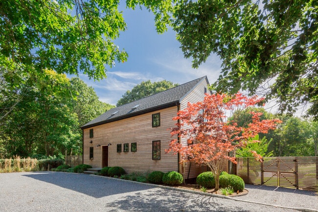 Building Photo - 4 Dominy Ct