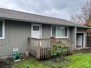 Building Photo - 9392-9392 SW Tangela Ct